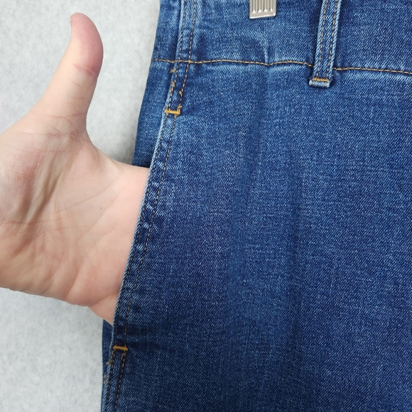 Banana Republic High Rise Straight Fit Relaxed Jeans Size 31/12 EUC - Picture 5 of 13